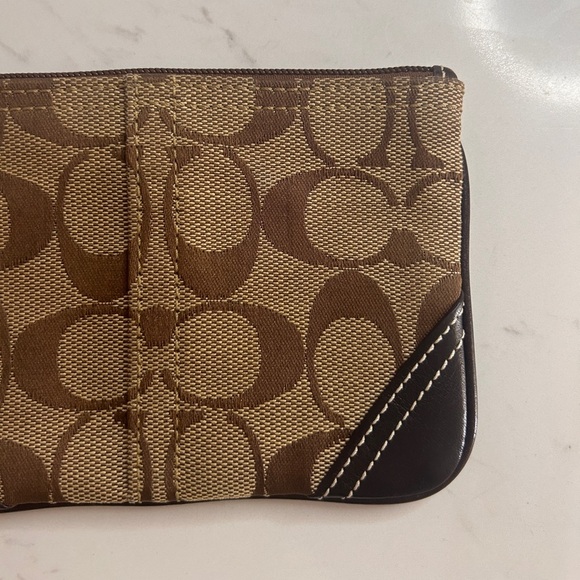 Coach Vintage Wristlet- EUC - Picture 10 of 13